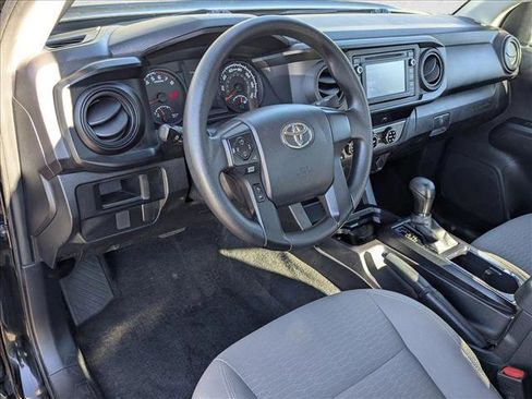 Used 2017 Toyota Tacoma SR image 10