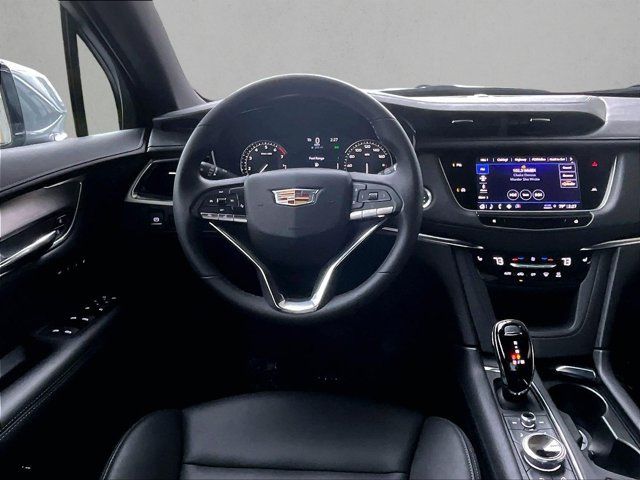 Certified 2025 Cadillac XT6 Luxury FWD image 7