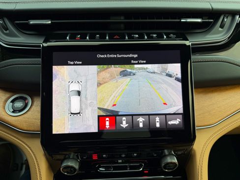 Used 2022 Jeep Grand Cherokee Summit image 24