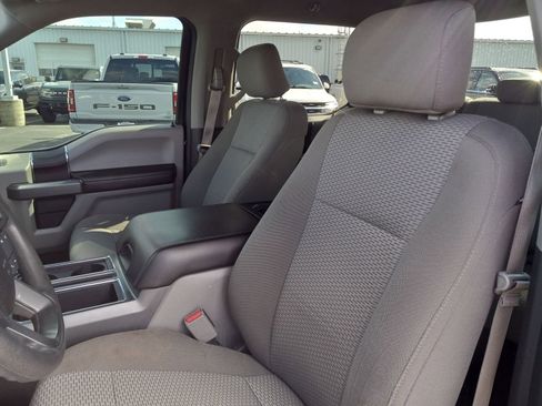 Used 2017 Ford F150 XLT image 12