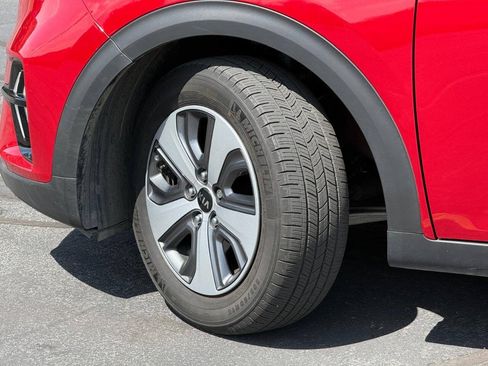 Used 2021 Kia Niro LX FWD image 15