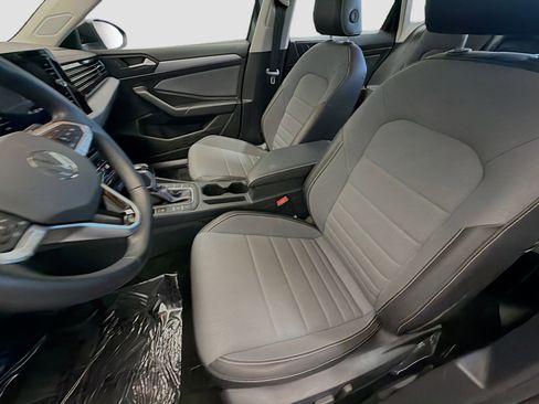 Used 2025 Volkswagen Jetta SE image 11
