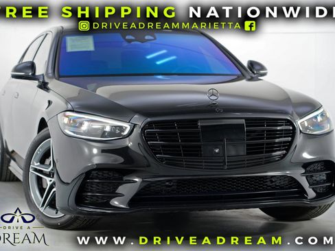 Used 2022 Mercedes-Benz S 500 4MATIC w/ AMG Line Package image 2