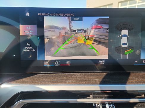 Used 2023 BMW 330i xDrive Sedan w/ Premium Package image 21