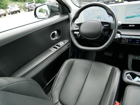 Certified 2023 Hyundai Ioniq 5 Limited AWD/4WD image 9