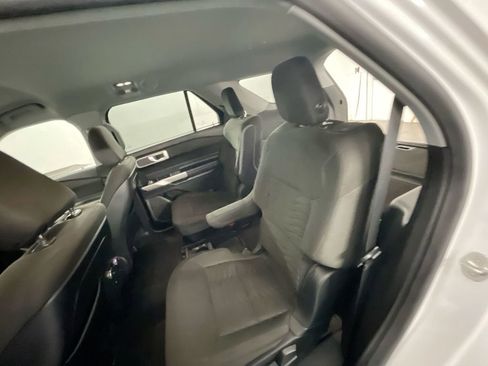 Used 2020 Ford Explorer XLT image 22
