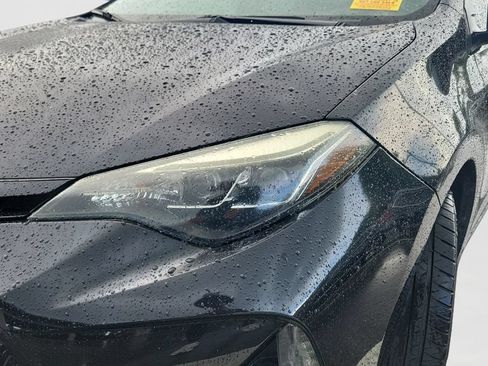 Used 2017 Toyota Corolla SE FWD image 2