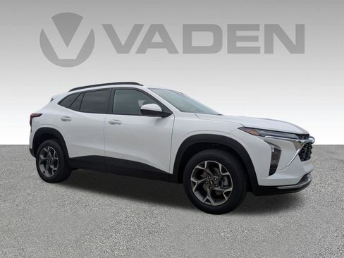 New 2026 Chevrolet Trax LT w/ Driver Confidence Package image 3