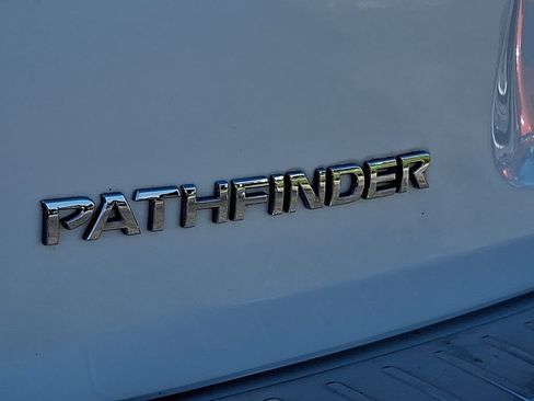 Used 2018 Nissan Pathfinder Platinum AWD/4WD image 31