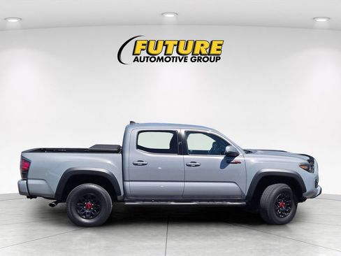 Used 2017 Toyota Tacoma TRD Pro AWD/4WD image 3