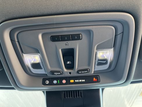 New 2026 GMC Sierra 1500 Elevation image 19