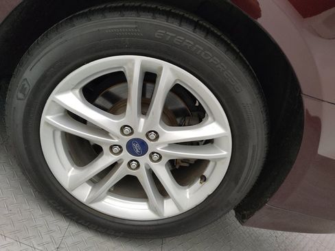 Used 2018 Ford Fusion SE w/ Fusion SE Technology Package FWD image 31