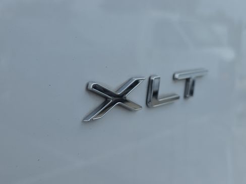 Used 2024 Ford Transit 350 XLT RWD image 11