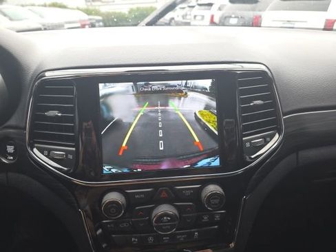 Used 2020 Jeep Grand Cherokee Altitude image 16