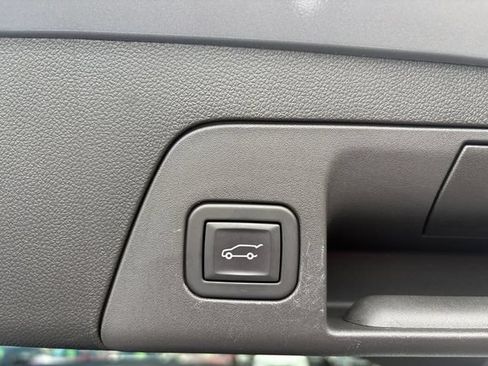 Used 2023 Buick Envision Essence FWD image 17
