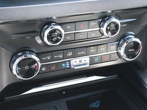 New 2026 Ford F250 Platinum AWD/4WD image 29