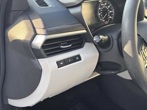 Used 2024 Nissan Altima 2.5 SV image 18