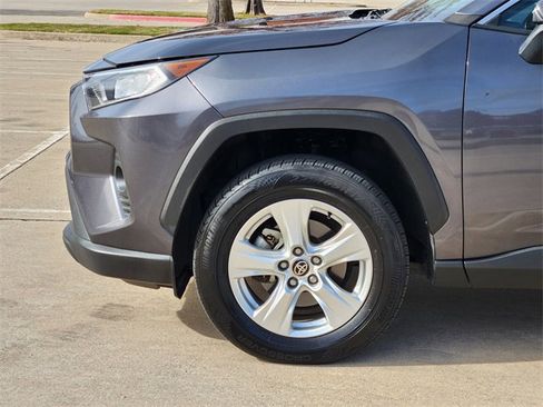 Used 2021 Toyota RAV4 XLE image 8
