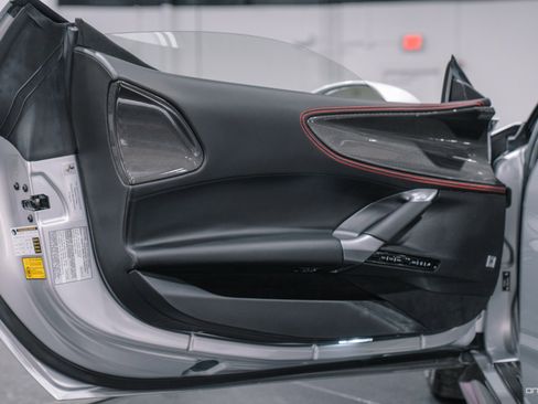 Used 2022 Ferrari SF90 Spider image 16