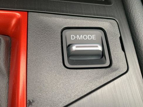 Used 2025 Nissan Kicks SR FWD image 14