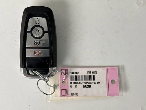 Used 2023 Ford Explorer XLT image 20