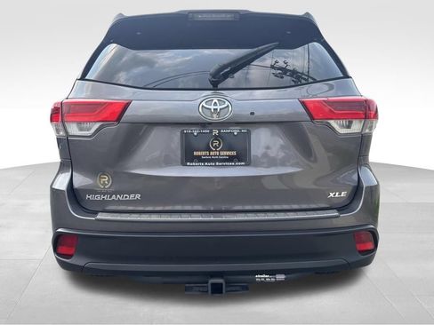 Used 2018 Toyota Highlander XLE FWD image 4
