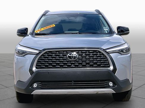 Used 2025 Toyota Corolla Cross XLE FWD image 4