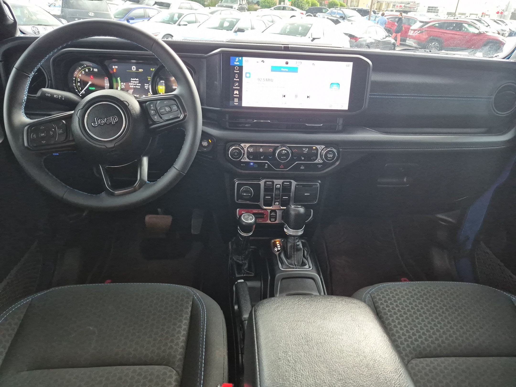 Used 2024 Jeep Wrangler Unlimited Rubicon 4xe w/ Convenience Group AWD/4WD image 26