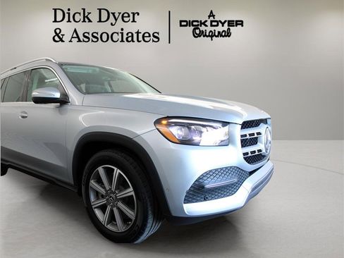 Used 2023 Mercedes-Benz GLS 450 4MATIC image 2