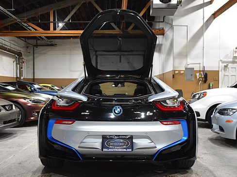 Used 2016 BMW i8 AWD/4WD image 40