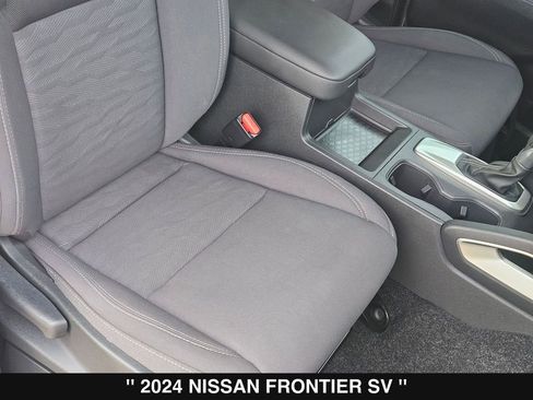 Used 2024 Nissan Frontier SV w/ SV Convenience Package RWD image 35