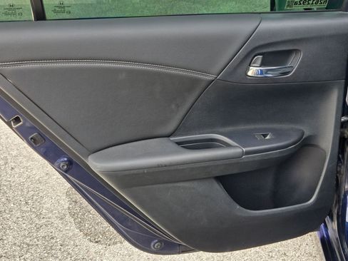 Used 2017 Honda Accord Sport image 12
