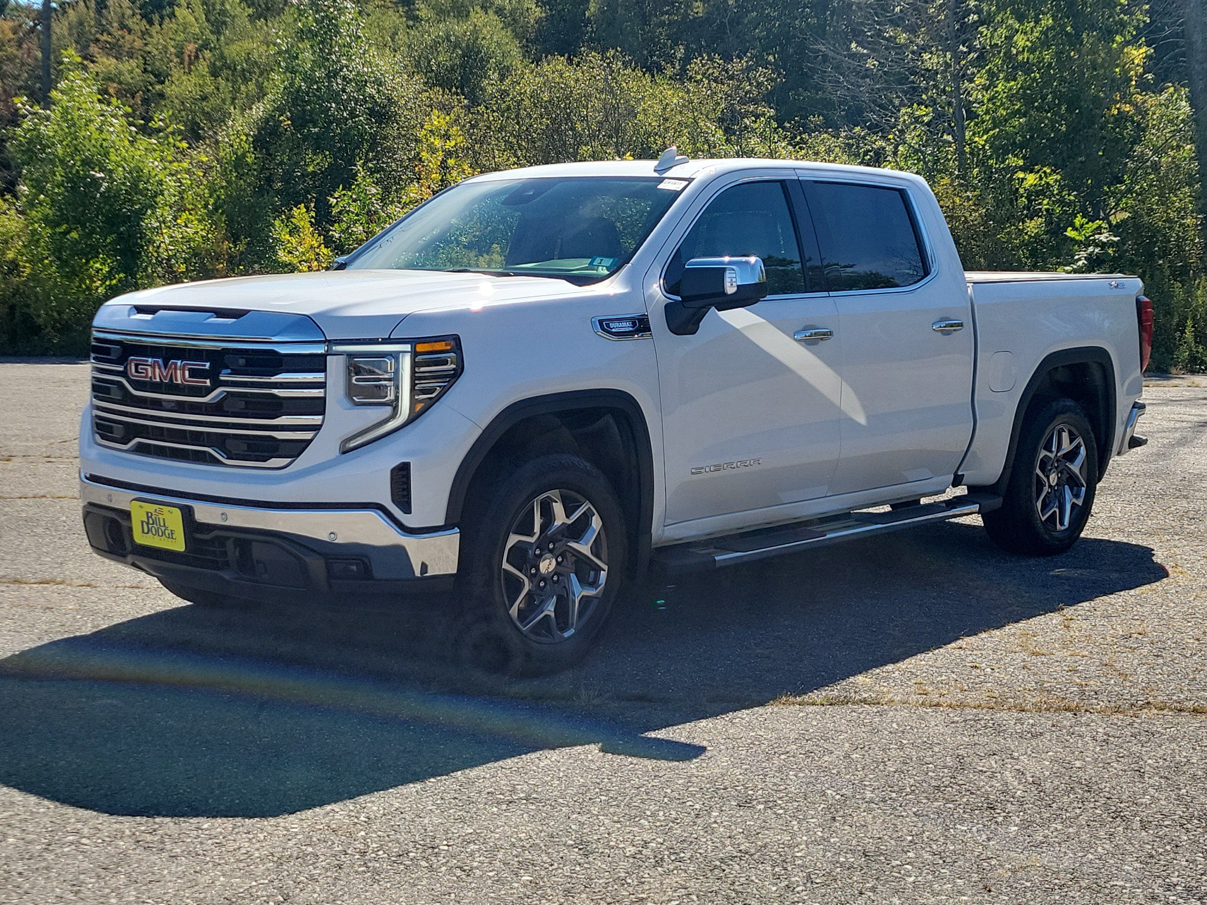Used 2025 GMC Sierra 1500 SLT w/ SLT Premium Plus Package AWD/4WD image 1