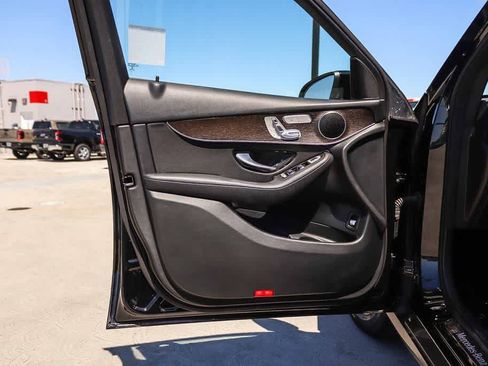 Used 2020 Mercedes-Benz GLC 300 4MATIC w/ Parking Assistance Package image 21