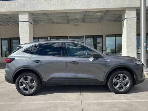 Used 2025 Ford Escape ST-Line image 6