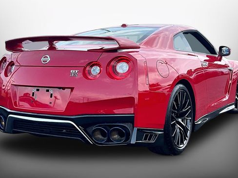 Used 2020 Nissan GT-R Premium w/ Premium Interior Package AWD/4WD image 12