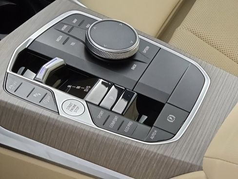Certified 2025 BMW 330i xDrive Sedan w/ Premium Package image 22