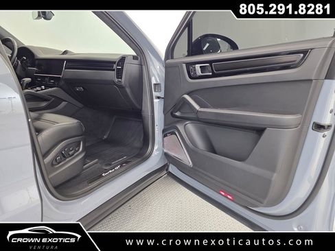 Used 2022 Porsche Cayenne Turbo GT image 13