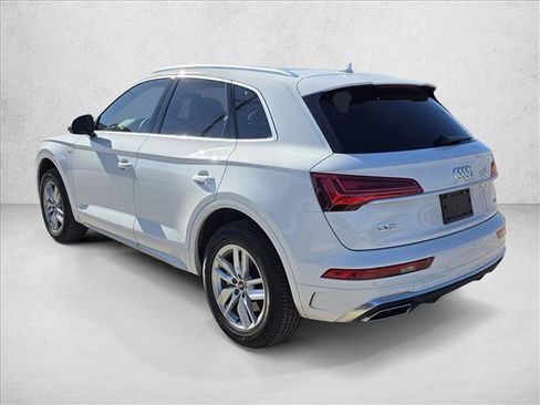 Used 2023 Audi Q5 2.0T Premium w/ Convenience Package image 4