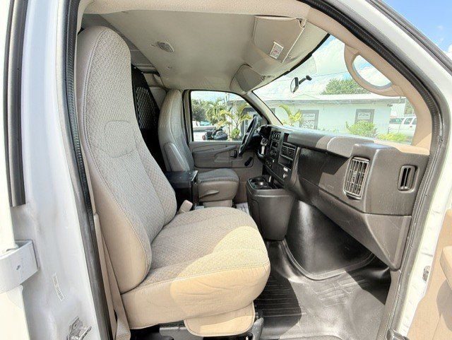 Used 2011 Chevrolet Express 2500 RWD image 7