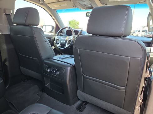 Used 2019 GMC Yukon SLT w/ Graphite Performance Edition RWD image 16