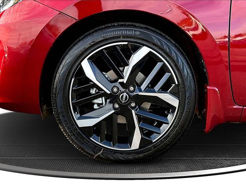 New 2025 Nissan Versa SR w/ Trunk Package image 13