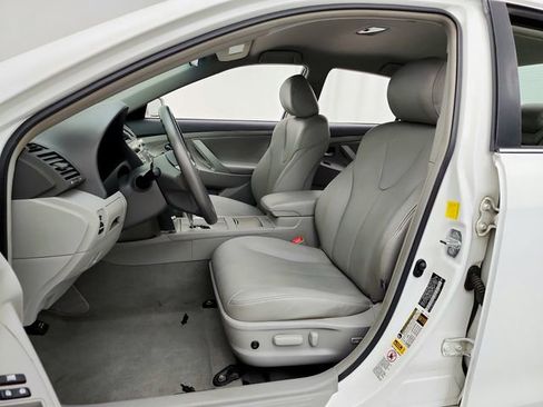 Used 2011 Toyota Camry LE FWD image 21
