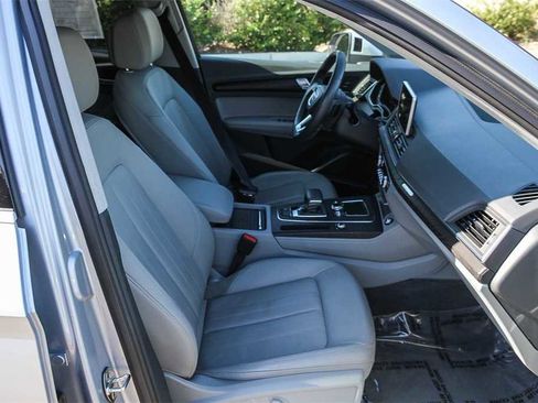 Used 2020 Audi Q5 e Prestige w/ Prestige Package image 16