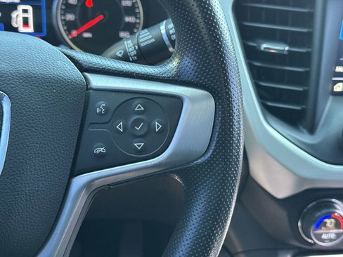 Used 2023 GMC Acadia SLE w/ Elevation Edition image 20