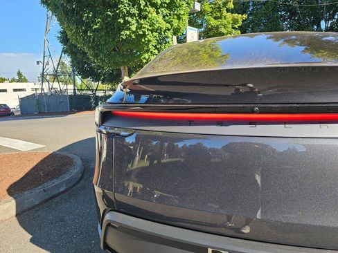 Used 2026 Tesla Model Y Long Range AWD/4WD image 16