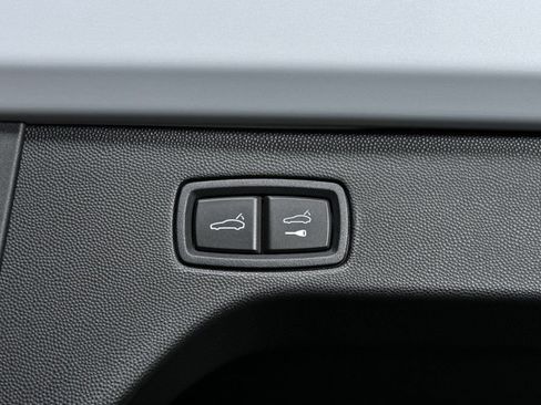 New 2025 Porsche Macan Turbo Electric image 34