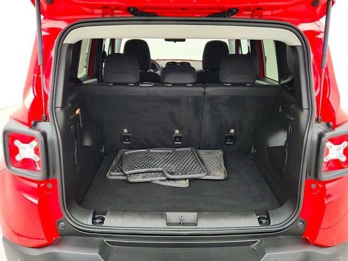 Used 2022 Jeep Renegade Latitude AWD/4WD image 23