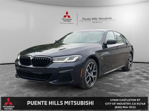 Used 2022 BMW 530e w/ M Sport Package image 1