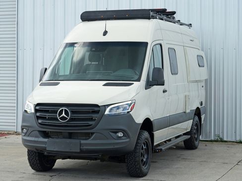 Used 2020 Mercedes-Benz Sprinter 2500 w/ Premium Plus Package image 75